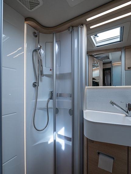 Hymer B 580 MC | MERCEDES 170 HK | AUTOMAT | ENKLE SENGER | SOLCELLE | LITIUMBATTERI 28 of 30