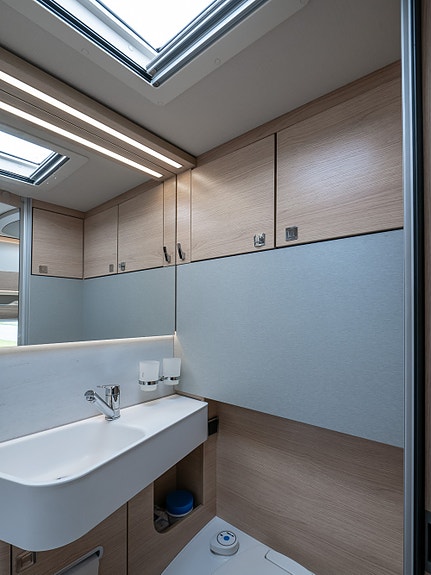 Hymer B 580 MC | MERCEDES 170 HK | AUTOMAT | ENKLE SENGER | SOLCELLE | LITIUMBATTERI 26 of 30