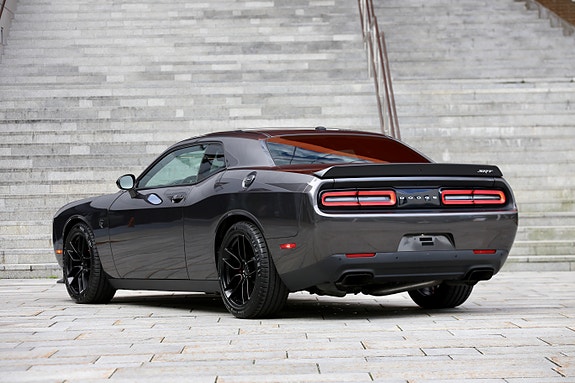 Dodge Challenger 6 of 27