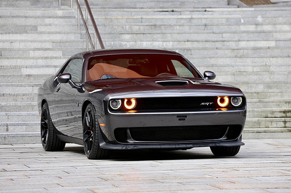Dodge Challenger 4 of 27