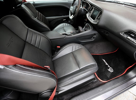 Dodge Challenger 12 of 27