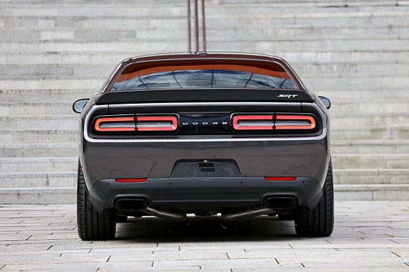 Dodge Challenger 5 of 27