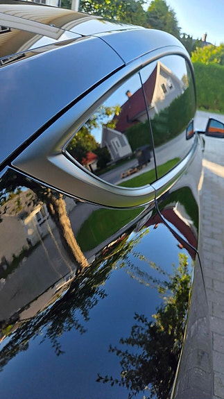 Tesla Model Y 22 of 30