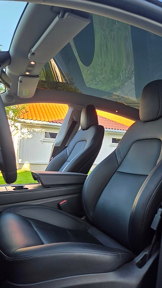 Tesla Model Y 20 of 30
