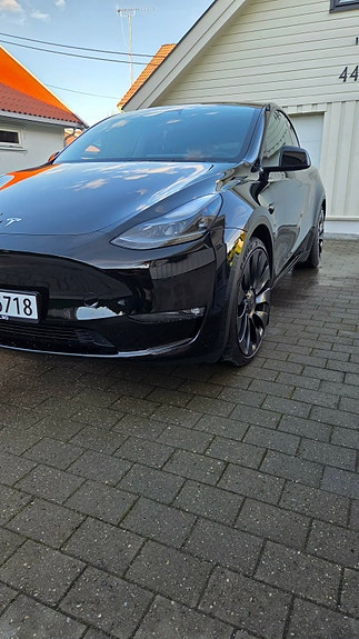 Tesla Model Y 3 of 30
