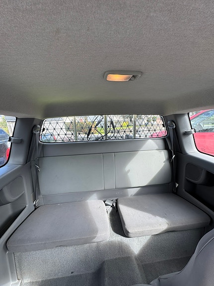 Toyota HiLux 8 of 12