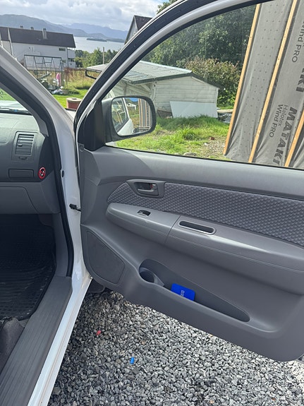 Toyota HiLux 6 of 12