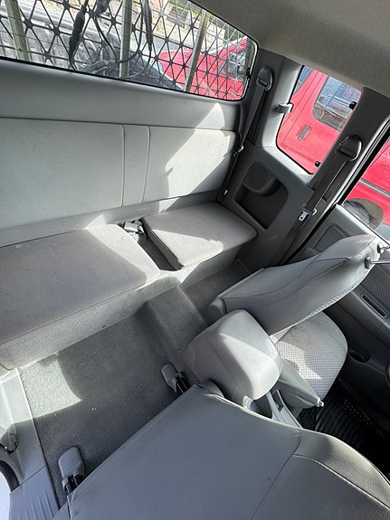 Toyota HiLux 9 of 12