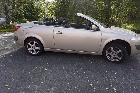 Renault Megane 15 of 16