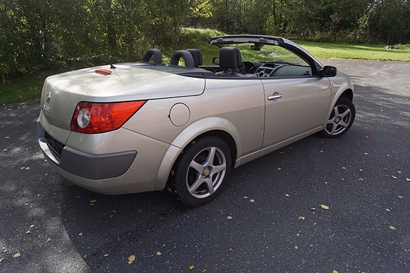 Renault Megane 16 of 16