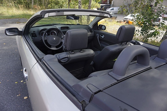 Renault Megane 2 of 16
