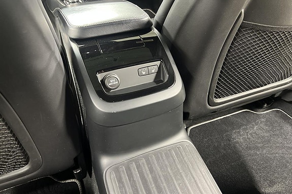 Volvo S90 25 of 30
