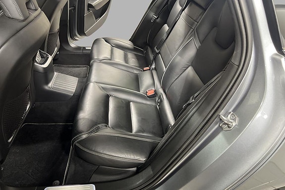 Volvo S90 24 of 30