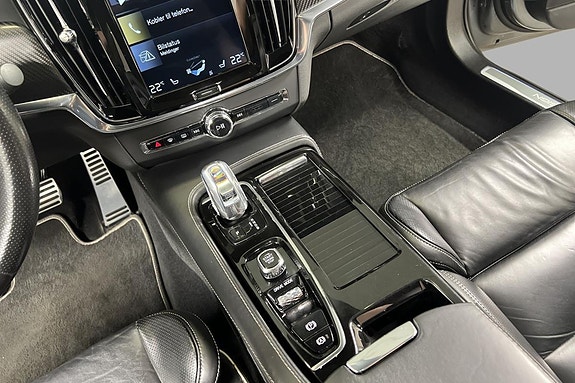 Volvo S90 16 of 30