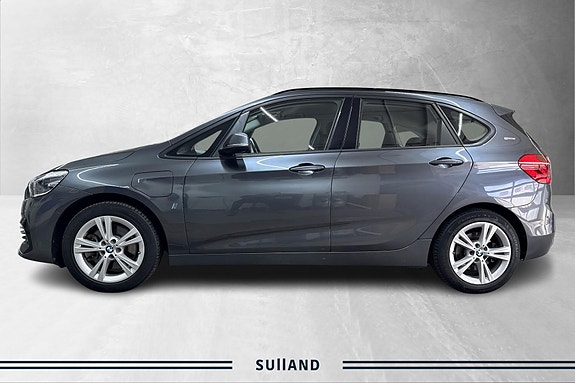 BMW 225xe 2 of 29