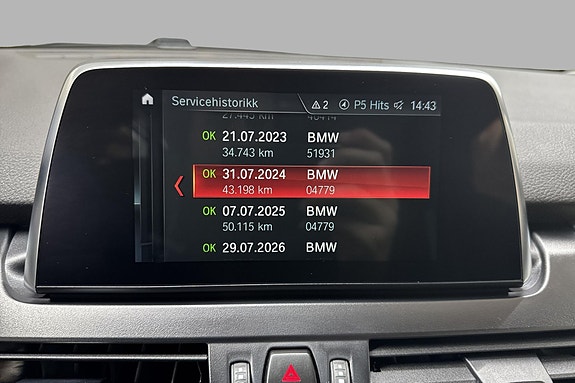 BMW 225xe 26 of 29