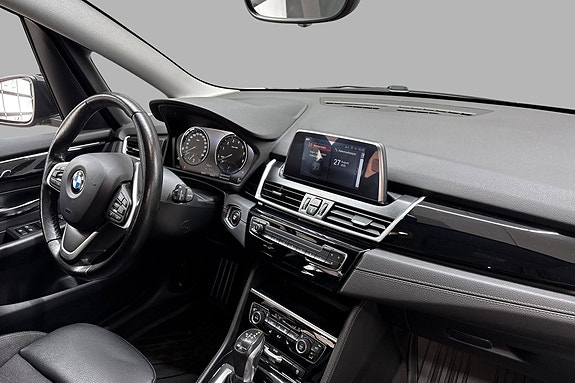 BMW 225xe 16 of 29