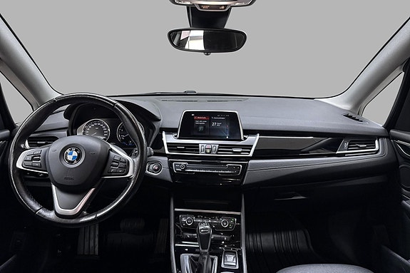 BMW 225xe 10 of 29