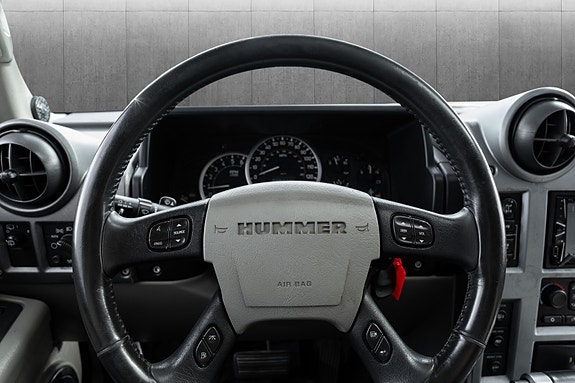 Hummer H2 15 of 30