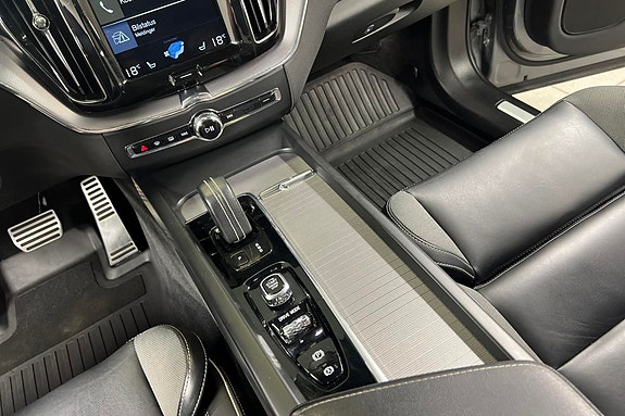 Volvo XC60 16 of 27
