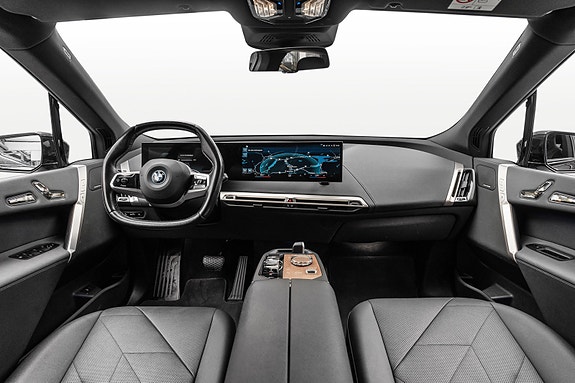 BMW iX 19 of 30