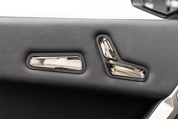 BMW iX 15 of 30