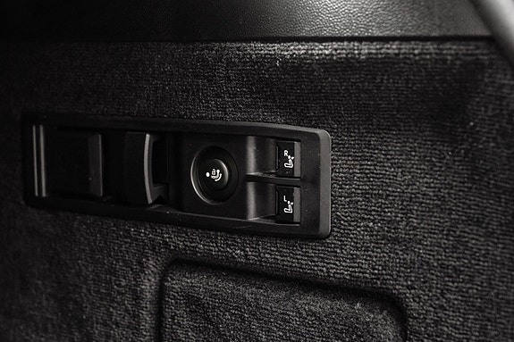 BMW iX 30 of 30