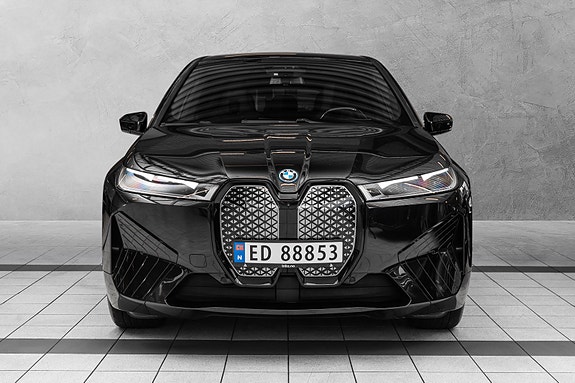 BMW iX 4 of 30