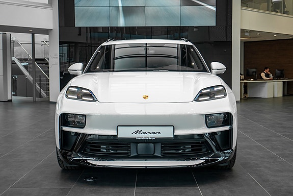 Porsche Macan 2 of 30