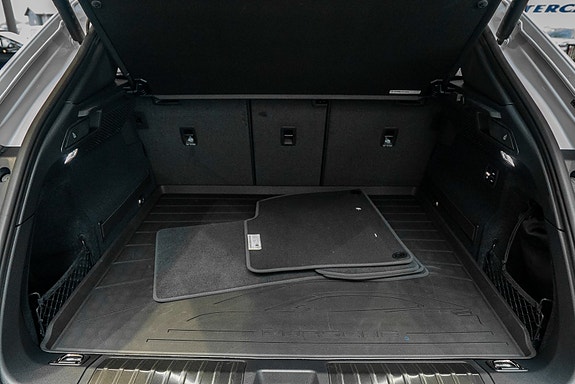 Porsche Macan 9 of 30