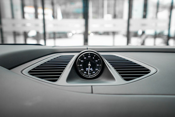 Porsche Macan 24 of 30