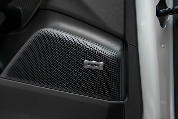 Porsche Macan 16 of 30