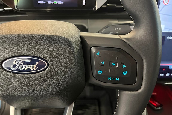 Ford Explorer 22 of 27