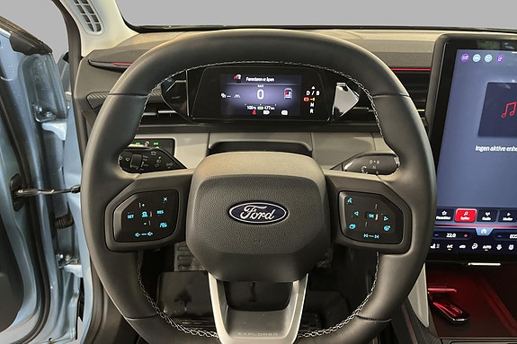 Ford Explorer 11 of 27