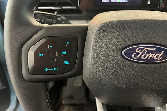 Ford Explorer 21 of 27