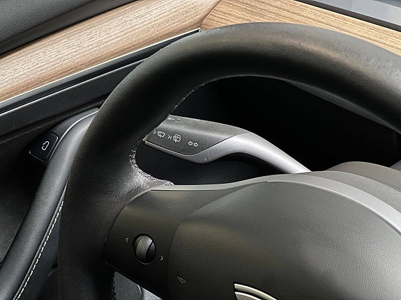 Tesla Model 3 21 of 30