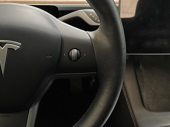 Tesla Model 3 20 of 30