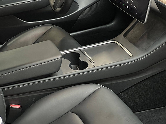 Tesla Model 3 23 of 30