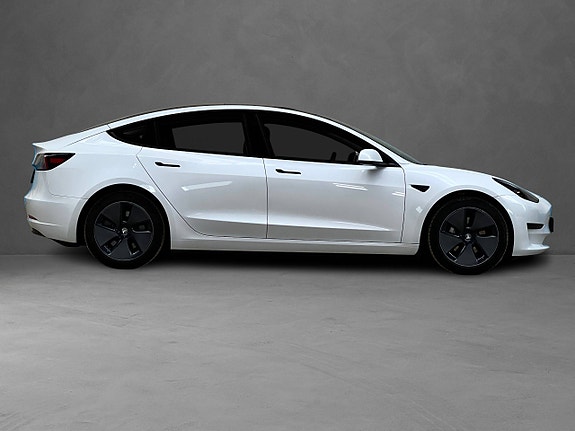Tesla Model 3 6 of 30