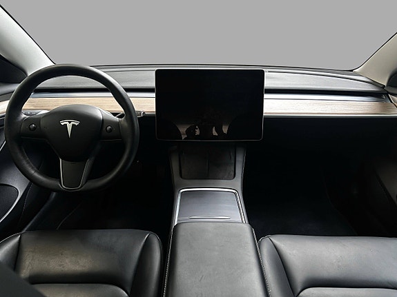 Tesla Model 3 16 of 30