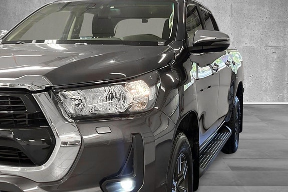Toyota HiLux 30 of 30
