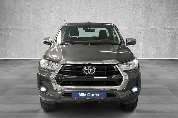 Toyota HiLux 28 of 30