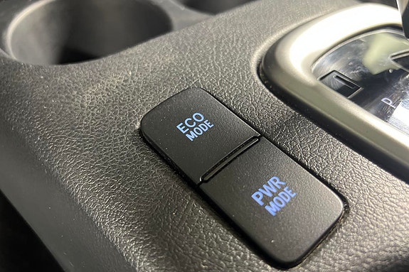 Toyota HiLux 23 of 30