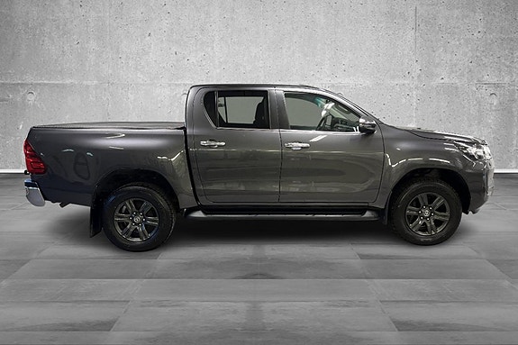 Toyota HiLux 26 of 30