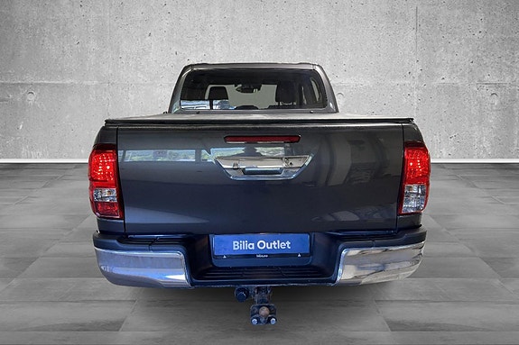Toyota HiLux 25 of 30
