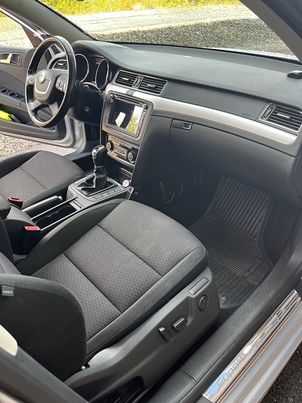 Skoda Superb 17 of 30