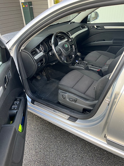 Skoda Superb 10 of 30