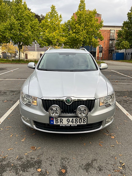 Skoda Superb 2 of 30