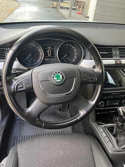 Skoda Superb 12 of 30