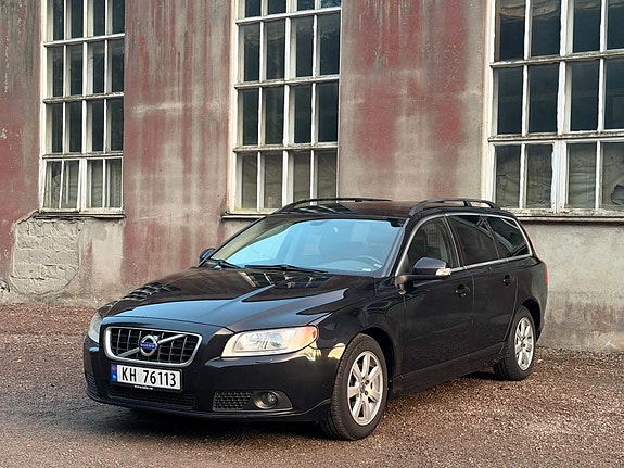 Volvo V70 8 of 25